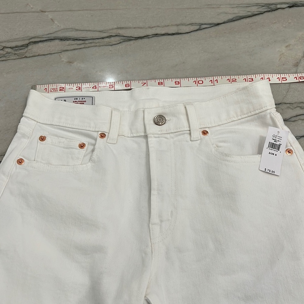 NWT Gap Mid Rise Girlfriend Jeans with Washwell White-26 Short - Picture 8 of 14